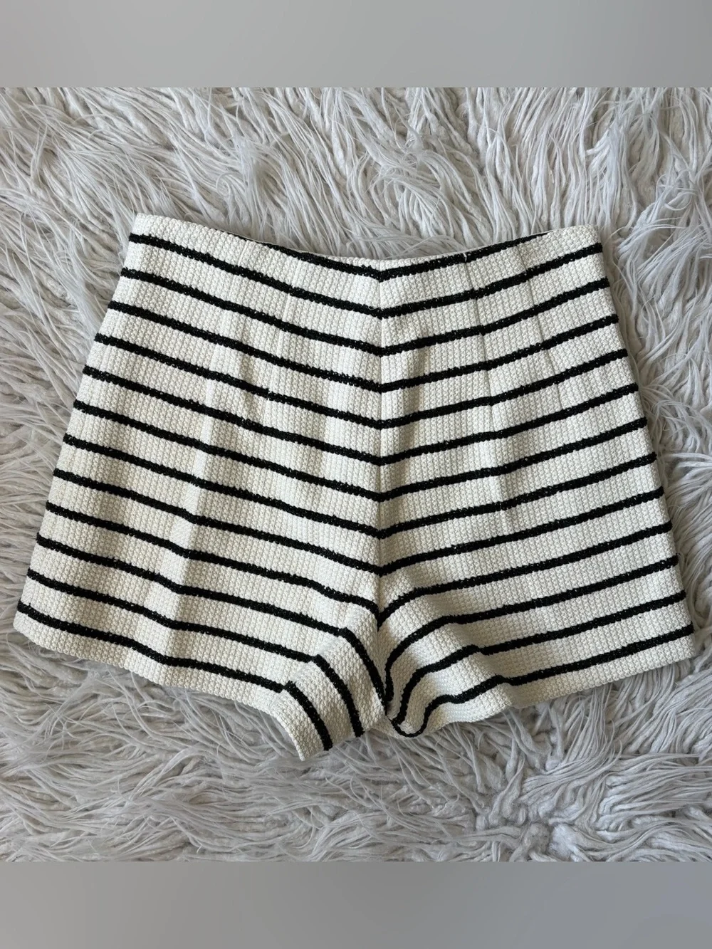Veronica Beard Gershwin Tweed Black White Stripe Cotton Blend Shorts EUC Size 2
